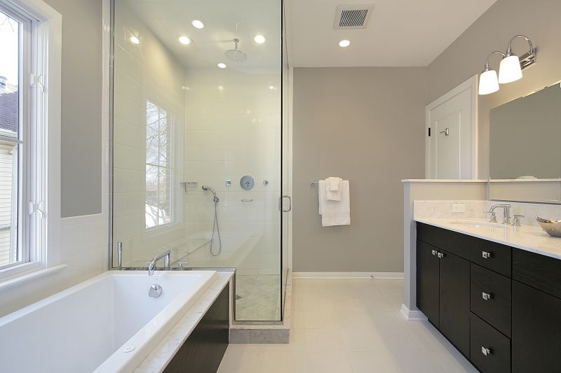 Stylish Shower and Tub Combo